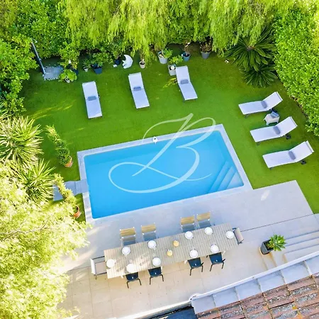 Anna For 10 People With A Pool And Garden 別荘 カンヌ