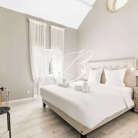 Anna For 10 People With A Pool And Garden Vakantiehuis