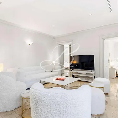 بيت للعطل Anna For 10 People With A Pool And Garden كان