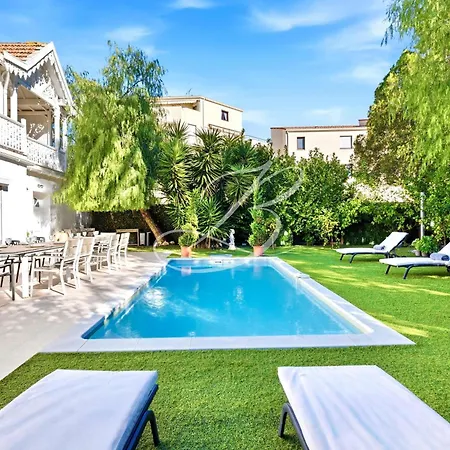 بيت للعطل Anna For 10 People With A Pool And Garden *