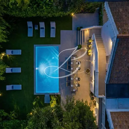 Vakantiehuis Anna For 10 People With A Pool And Garden Cannes