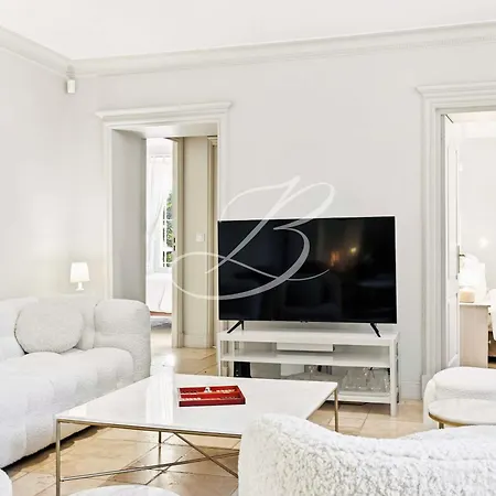 Anna For 10 People With A Pool And Garden Vakantiehuis Cannes