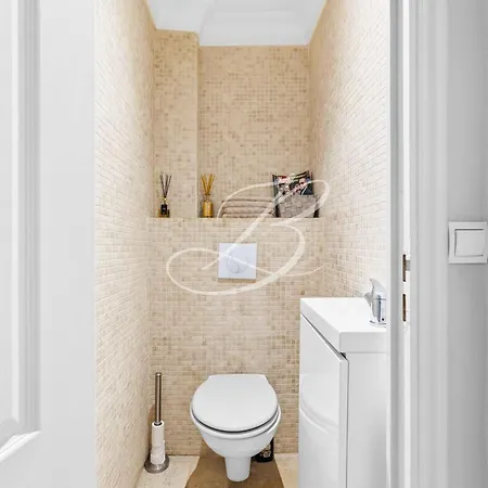 Anna For 10 People With A Pool And Garden 別荘