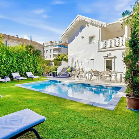 Vakantiehuis Anna For 10 People With A Pool And Garden Cannes
