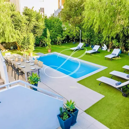 Anna For 10 People With A Pool And Garden 別荘