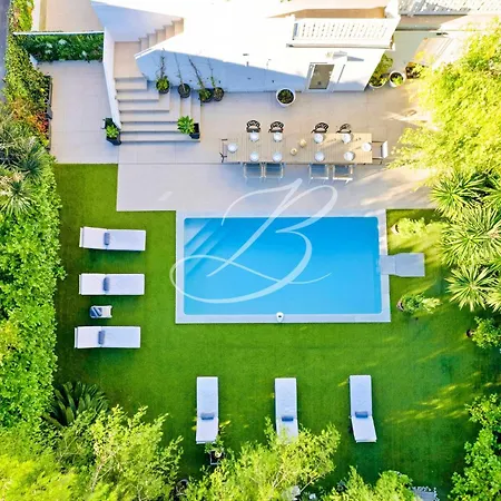 Anna For 10 People With A Pool And Garden