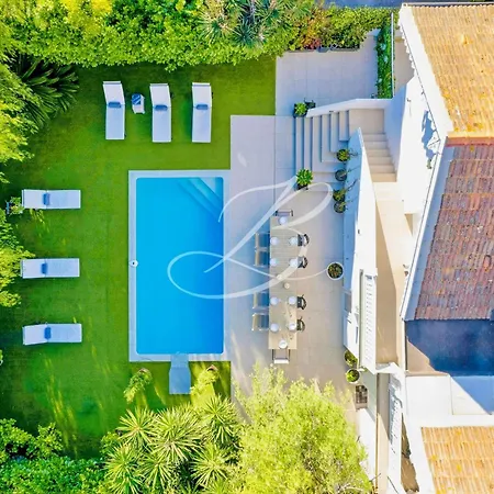 Anna For 10 People With A Pool And Garden 別荘