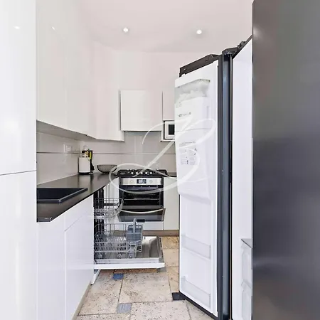 Anna For 10 People With A Pool And Garden Vakantiehuis Cannes